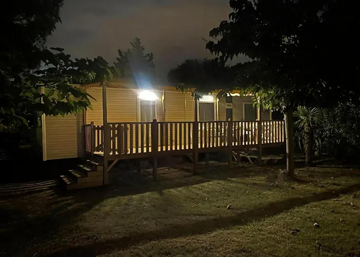 Parque de Campismo Bt - Le Soleia, Confort & Lumiere, 2 Ch, 2 Sdb, Entre Et Petite Camargue, Super Equipe 4*